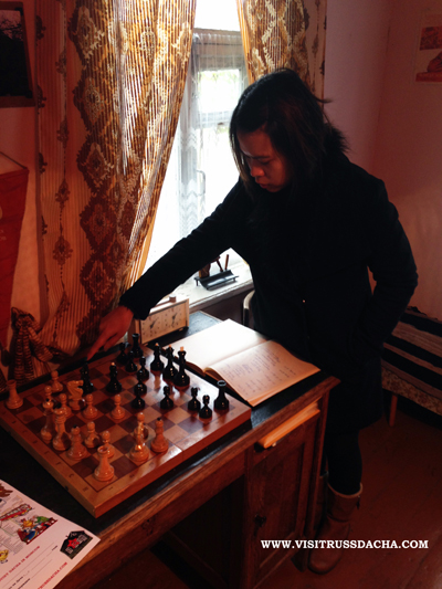 We play chess at Soviet Dacha
